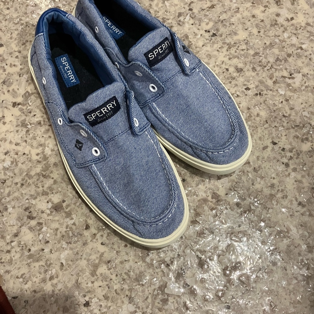 Sperry Chambray Blue Boat Shoes - Slip-on